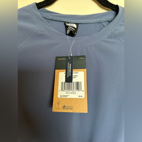 Brand new The North Face “Never Stop Wearing” Dress - Picture 2 of 8